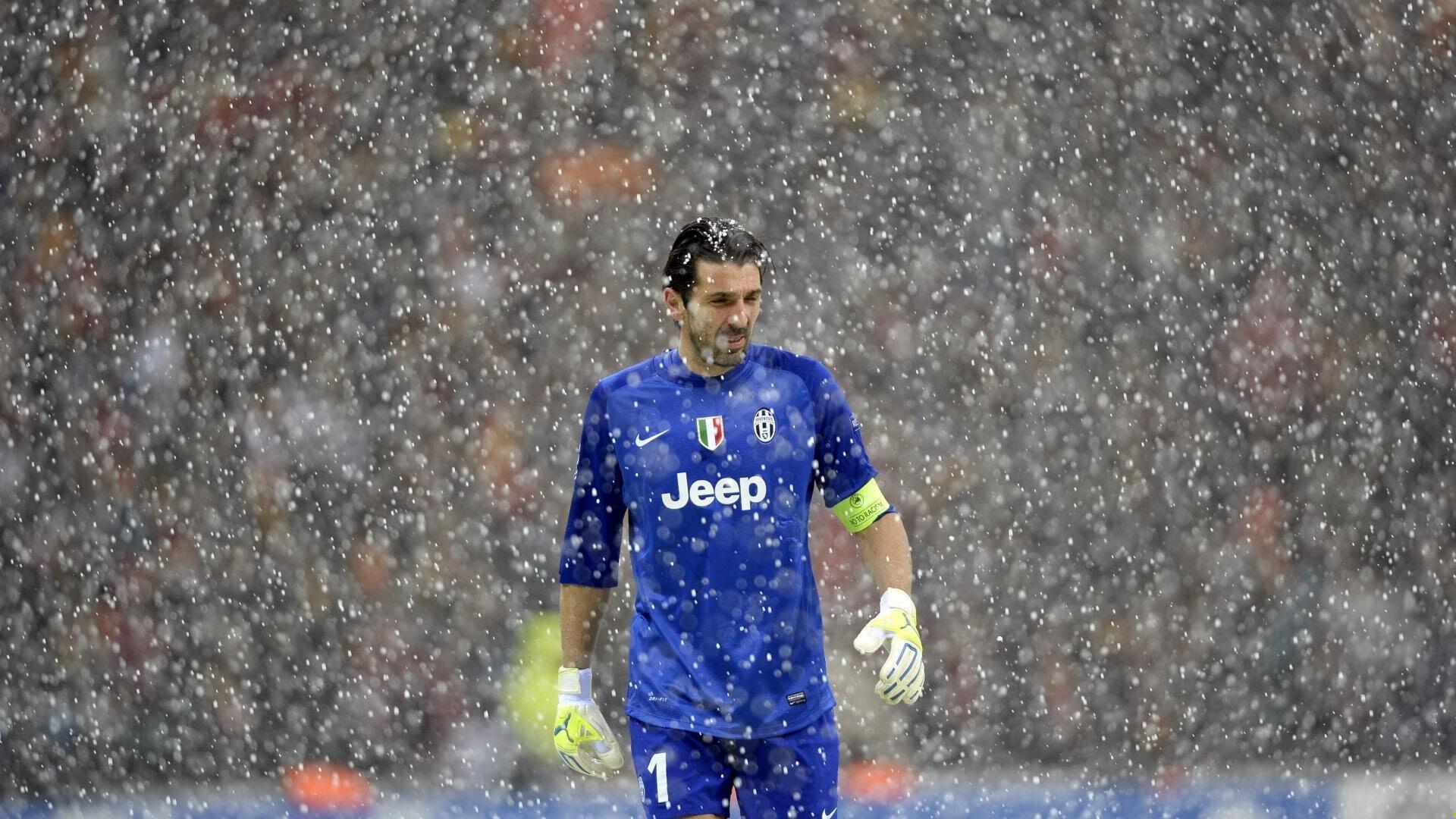 谷爱凌再创佳绩 自由式滑雪世界杯勇夺金牌