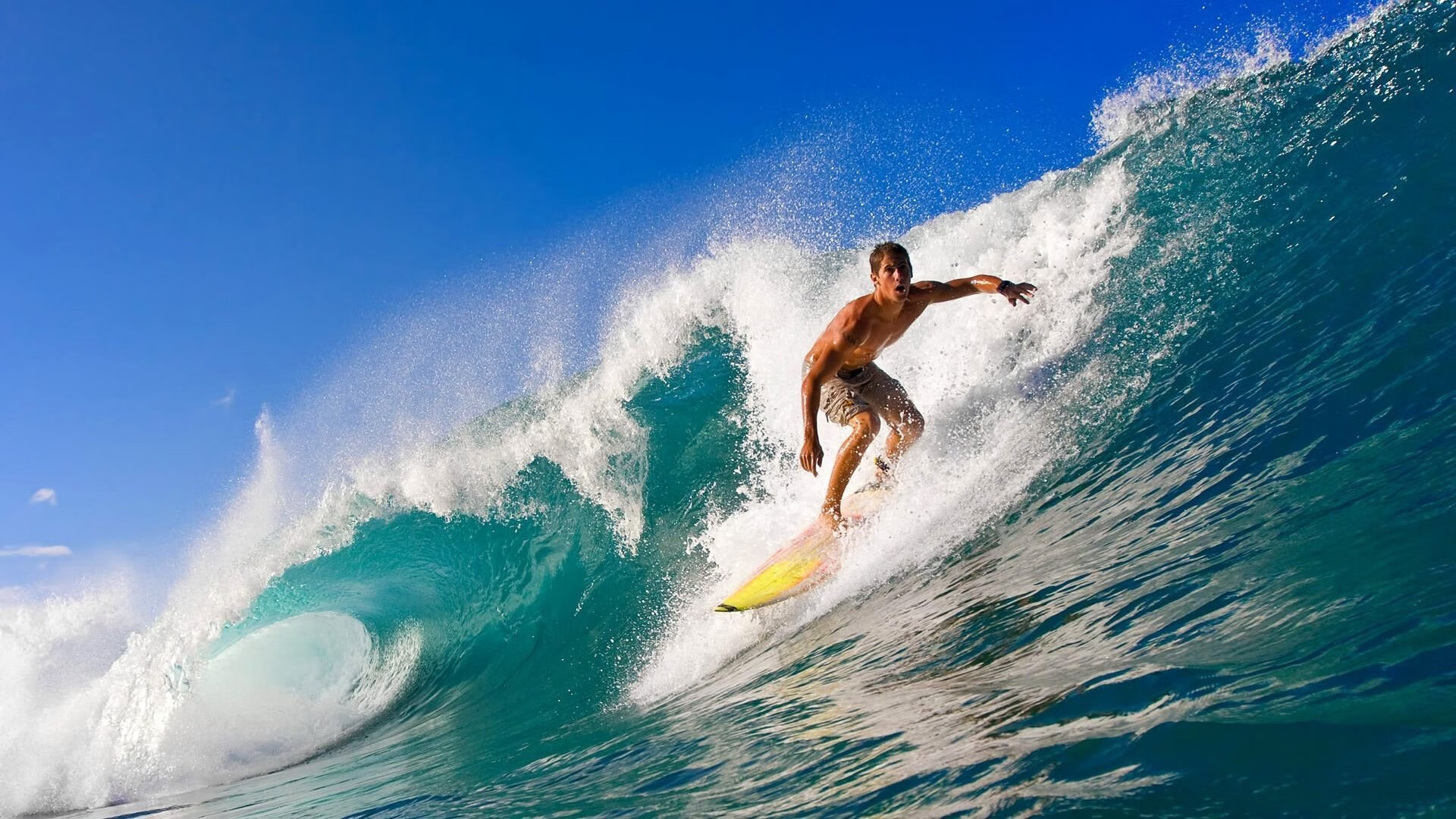 电竞产业蓬勃发展，全球总决赛创收视新高，职业选手成新时代体育偶像