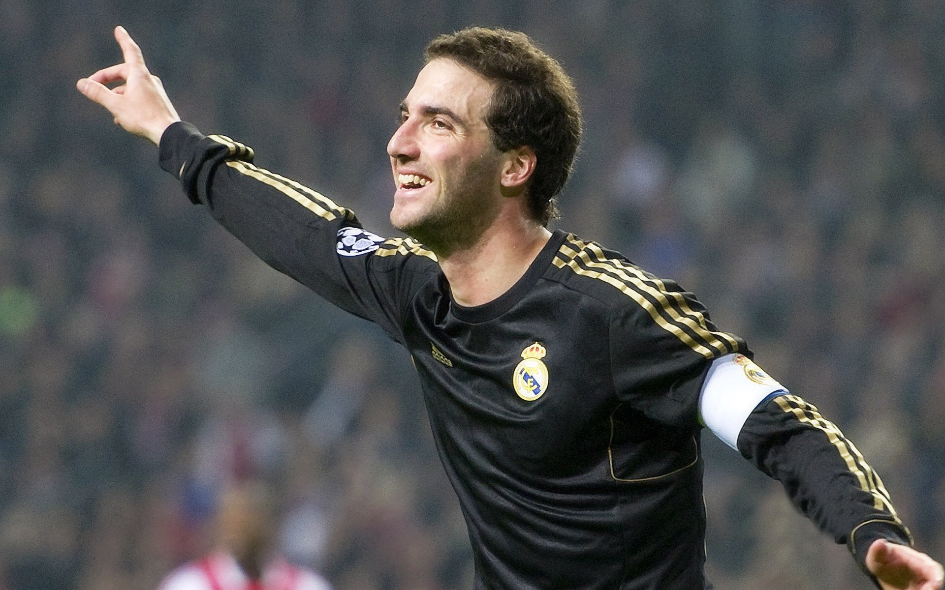 全国羽毛球锦标赛圆满落幕，新锐选手闪耀赛场